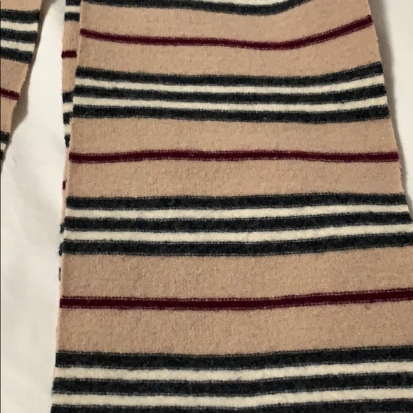 BURBERRY scarf- Authentic - Picture 2 of 5
